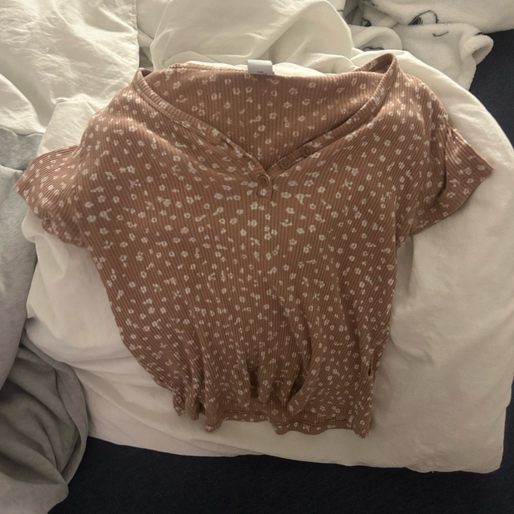 Old Navy Tan Blouse with White Pattern